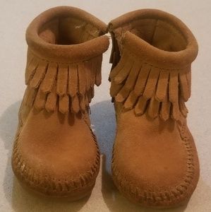 Minnetonka Zip Up Moccasins